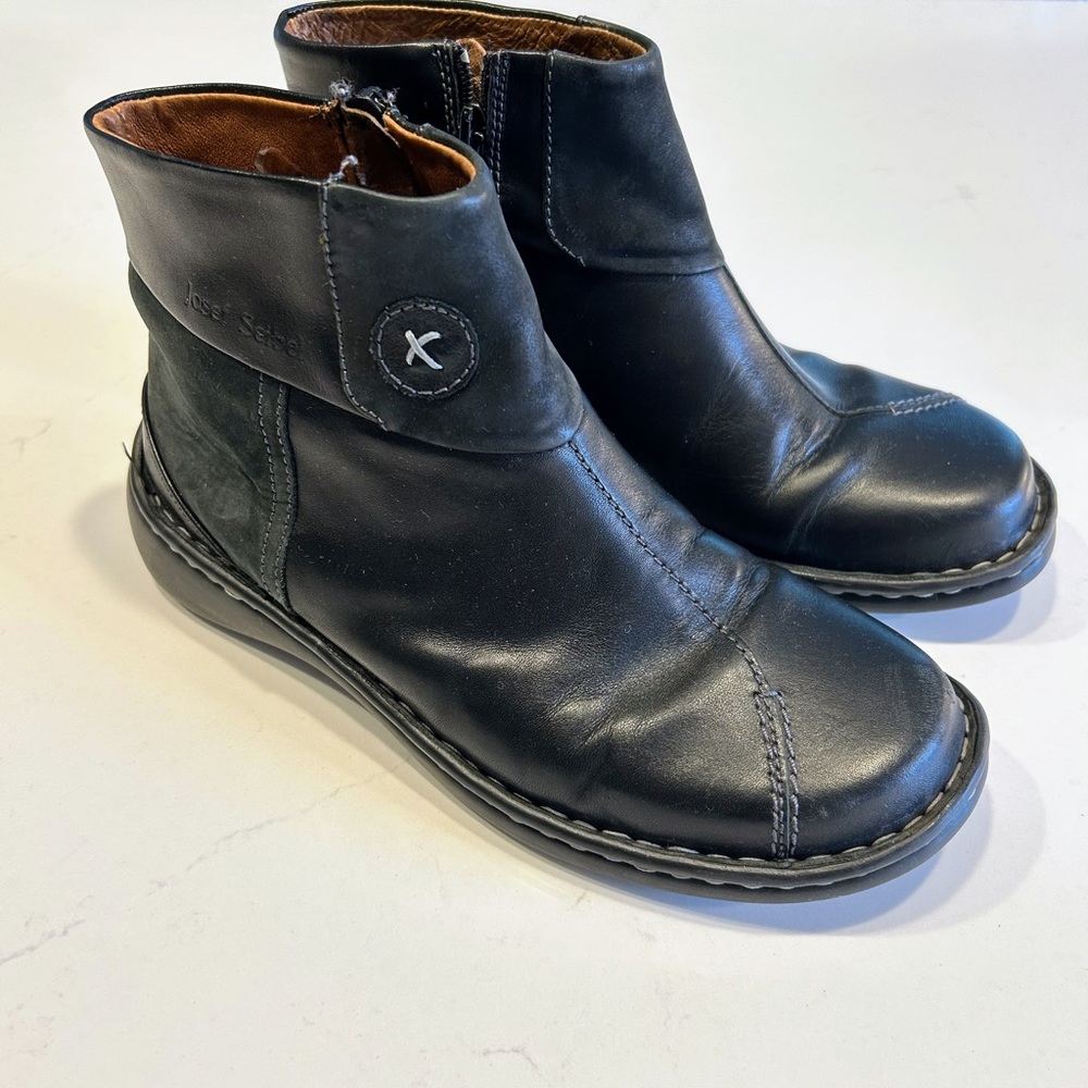 Josef Seibel Women’s Leather Ankle Boots with zipper closure